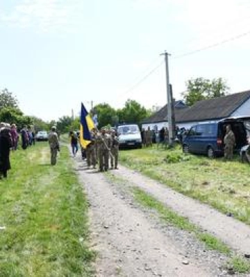 Через півроку після загибелі на Полтавщині попрощалися з полеглим воїном