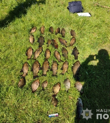 На Сумщині поліція викрила браконьєра, який сітками ловив рибу