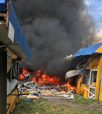 Російські окупанти вдарили по Харкову, горить заправка