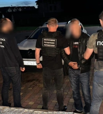 На Закарпатті затримали львів&amp;#039;янина, який організував канал незаконної переправи через кордон чоловіків призовного віку