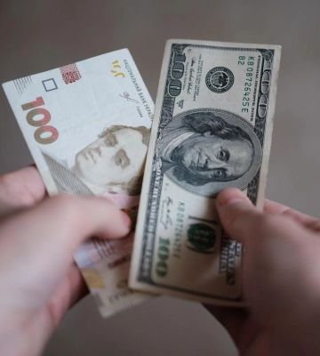 Долар знову оновив максимум: НБУ встановив офіційний курс на 23 травня