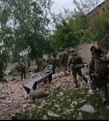 Сили оборони витісняють ворога з Вовчанська, більша частина міста під контролем українських військових