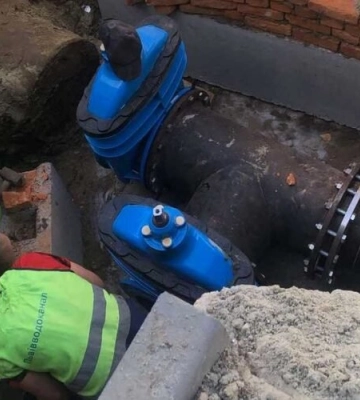 У Львові замінили аварійний водопровід, який був збудований ще за часів Брежнєва