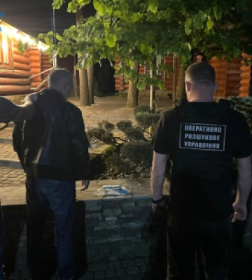 Прикарпатець та киянин заплатили 18 тисяч доларів, щоб перетнути кордон