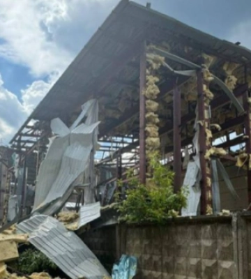 Російські окупанти вдарили по Харкову, горить заправка