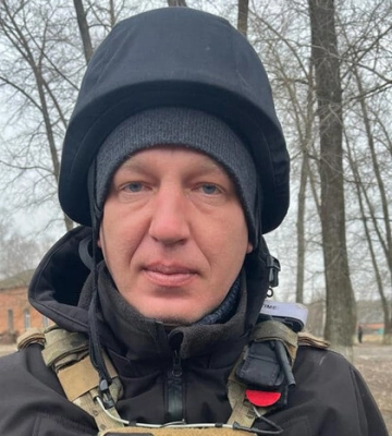 Ворожий дрон вбив поліцейського, який їхав рятувати людей у Вовчанську (відео)