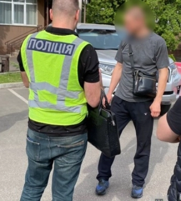 Контроль над переправленням ухилянтів: у Києві затримали лідерів та учасників банд, яких координували злодії в законі. Відео