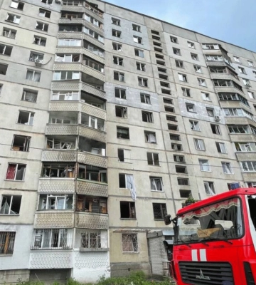 Армія РФ ударила авіабомбою по Шевченківському району Харкова: є постраждалі (оновлено)