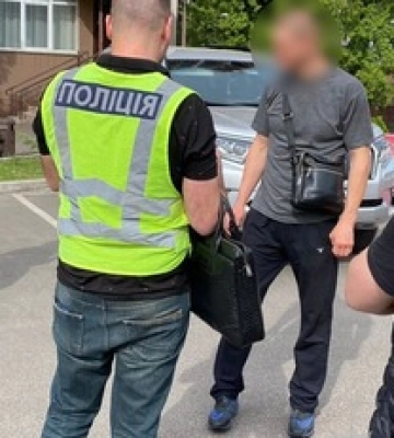 В Киеве задержали &quot;уголовных авторитетов&quot;: участвовали в схеме помощи уклонистам. Фото и видео