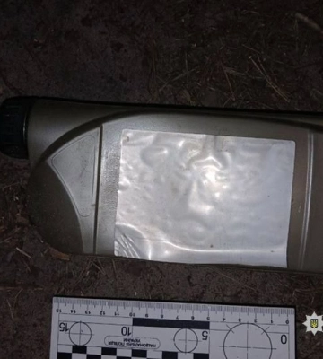 У Києві чоловік підпалив автівку вчительки свого сина