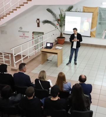 Студенти ВНУ зустрілися з журналістом Акімом Галімовим