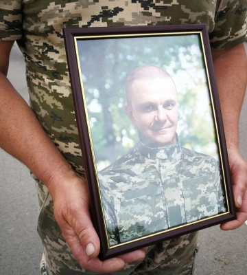 Прикрив собою побратимів: на Волині попрощалися з воїном Миколою Жуком