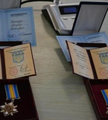 Рідним двох загиблих воїнів з Миргорода вручили посмертні відзнаки