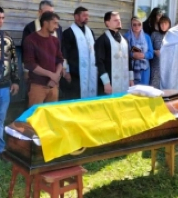 Рожищенська громада попрощалася із захисником України Дмитром Чижевичем. ФОТО
