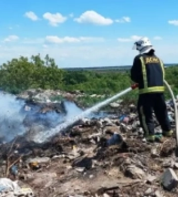 Рятувальники Кіровоградського гарнізону ліквідували десять пожеж сухостою та сміття