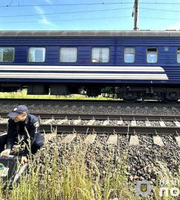Раптово вибіг на колію. У Львові потяг збив на смерть невідомого чоловіка