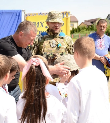 Рівне для ЗСУ: дрони та старлінки відправились на передову
