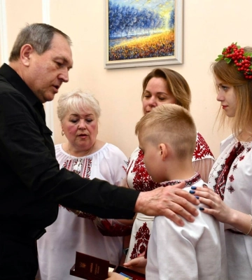 У Кропивницькому нагороди загиблих військових вручили їхнім рідним