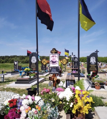 Загинув за місяць до 33-річчя: на будівлі гімназії відкрили пам’ятну дошку Герою з Волині