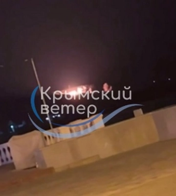 В Крыму сообщают о взрывах и возможном прилете