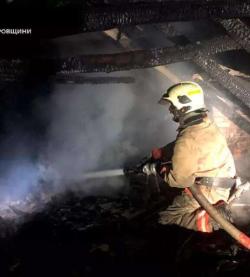 На Дніпропетровщині палав будинок