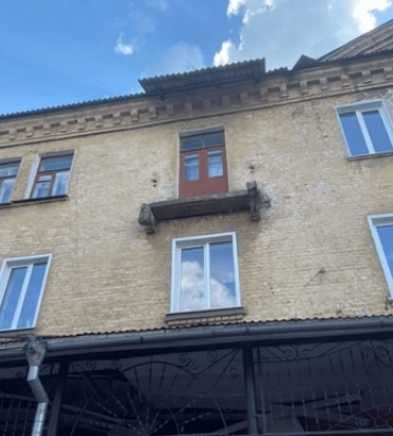 У Благодатному, де обвалився балкон з людьми, впав ще один