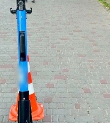 Відвезли до лікарні з чисельними травмами: в Одесі 16-річна дівчина на орендному електросамокаті збила дитину