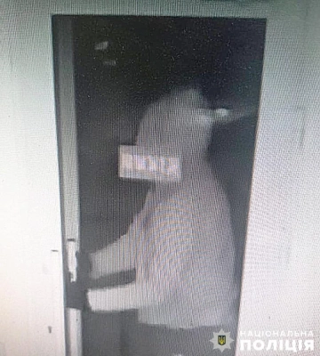 На Житомирщині затримано горе-грабіжника, який намагався обчистити селищне відділення банку (ФОТО)