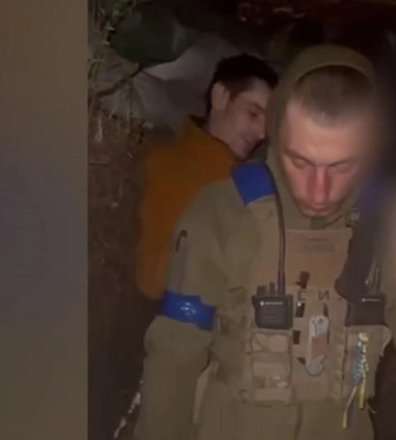 После неудачного штурма: в Донецкой области пограничники взяли в плен оккупанта в форме ВСУ — видео
