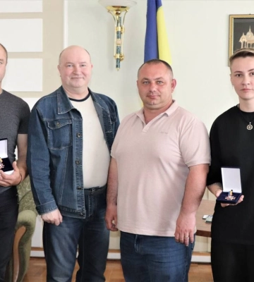 У Сумах захисники  України отримали почесні відзнаки міської ради