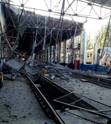 РФ ударила по Укрзалізниці в Харьковской области, но поезда курсируют по графику – фото РФ ударила по Укрзалізниці в Харьковской области, но поезда курсируют по графику – фото