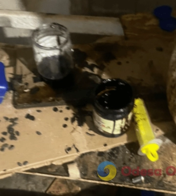 У місті Рені викрили підпільний цех з виробництва «брендового» алкоголю
