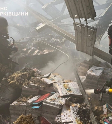 Из-за удара РФ по типографии в Харькове сгорели 50 тыс. книг – Зеленский