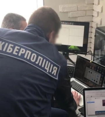 Житель Черкащини ошукав військовослужбовця. Його викрили кіберполіцейські