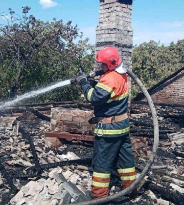 За минулу добу рятувальники ліквідували дві пожежі в приватних оселях, що ймовірно сталися через короткі замикання електромереж