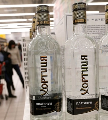В РФ арестовали активы украинского производителя водки Хортиця