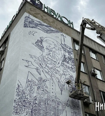 У центрі Миколаєва створюють мурал в памʼять загиблого засновника «Нібулону» Олексія Вадатурського