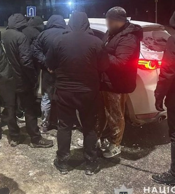 На Львівщині четверо чоловіків від 16 до 27 років ув&#039;язнили місцевого та вимагали неіснуючий борг