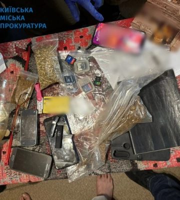 Одягали камуфляж, видаючи себе за військових – повідомлено про підозру наркоторговцям, що розвозили кокаїн в комендантські&amp;hellip;