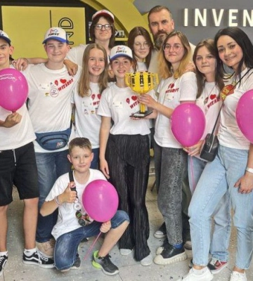 Павлоградські діти-винахідники створили пристрій, ефективніший за стандартні сонячні панелі