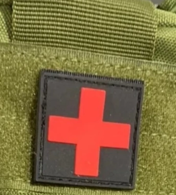 Головний свідок помер. Але журналісти знайшли сліди 10 тисяч американських аптечок, які щезли на Львівщині