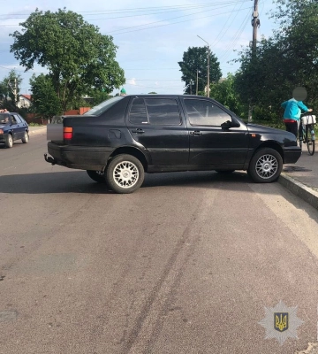 Перебігав дорогу: у Ратному Volkswagen збив 7-річного хлопчика 