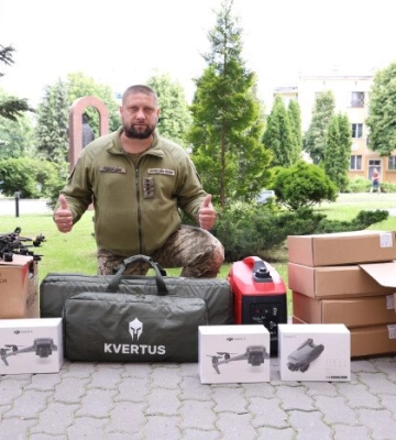 Пікап, дрони та інструменти: Луцька міськрада передала чергову допомогу військовим