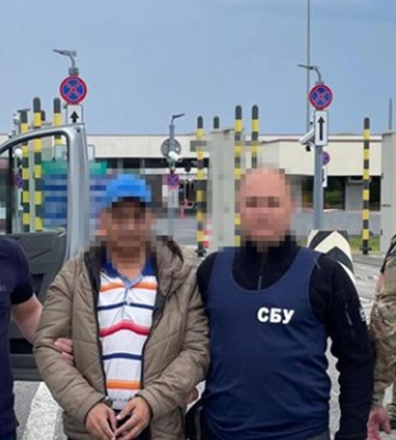 До Польщі екстрадовано ділка, який переправляв мігрантів до ЄС - СБУ