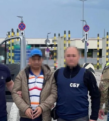 Переправляв нелегалів у ЄС: до Польщі з України екстрадували громадянина однієї з країн Південної Азії