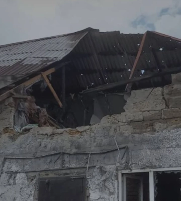 Місцева влада опублікувала фото наслідків обстрілу Комишан на Херсонщині армією РФ