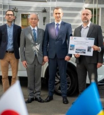 Медзаклади Харківщини отримали автівки та діагностичне обладнання від Японії