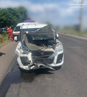 У Черкасах з вікна багатоповерхівки випав чоловік, він не вижив