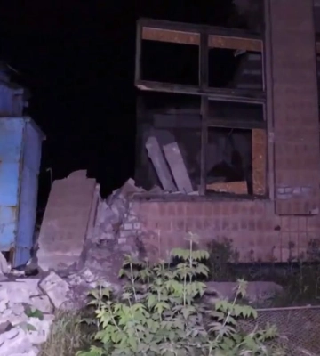 Окупанти вдарили ракетами С-300 по Харкову: влучили по ліцею та промисловій зоні