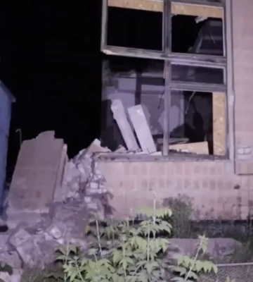 Окупанти вдарили ракетами С-300 по Харкову: влучили по ліцею та промисловій зоні